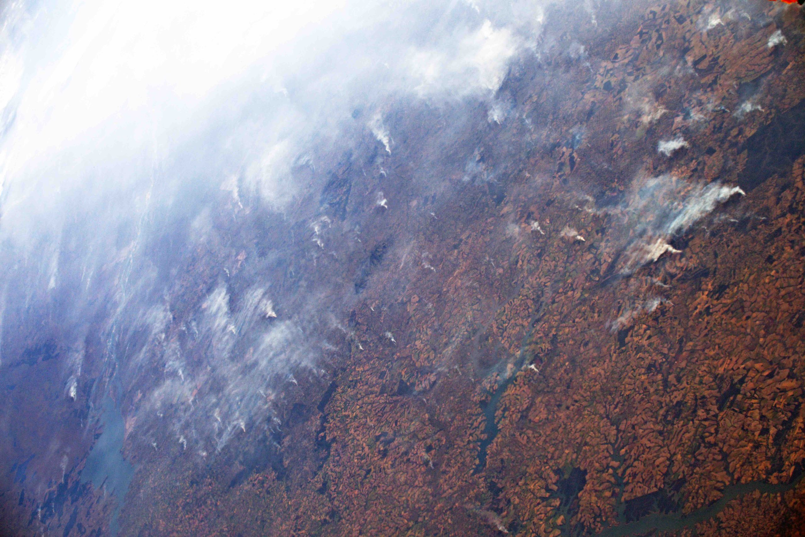 Fuegos en el Amazonas en agosto de 2019, vistos desde la Estación Espacial Internacional. Imagen: ESA/NASA – L. Parmitano, CC BY 3.0